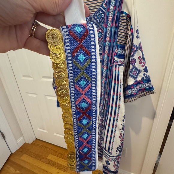 Elegant Blue and White Patterned Maxi Dress - Picture 9 of 10